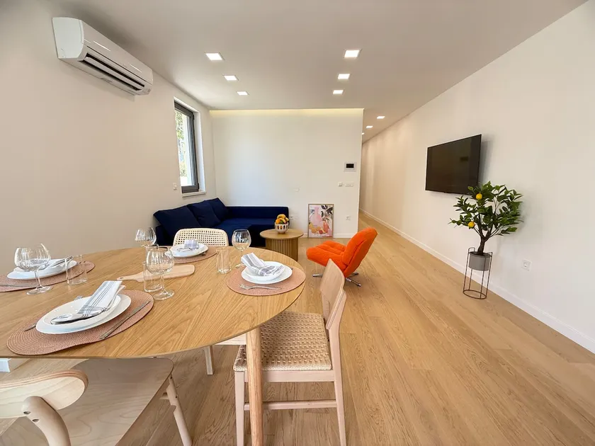 Arborea, luxury apartment with private yard - Image 1