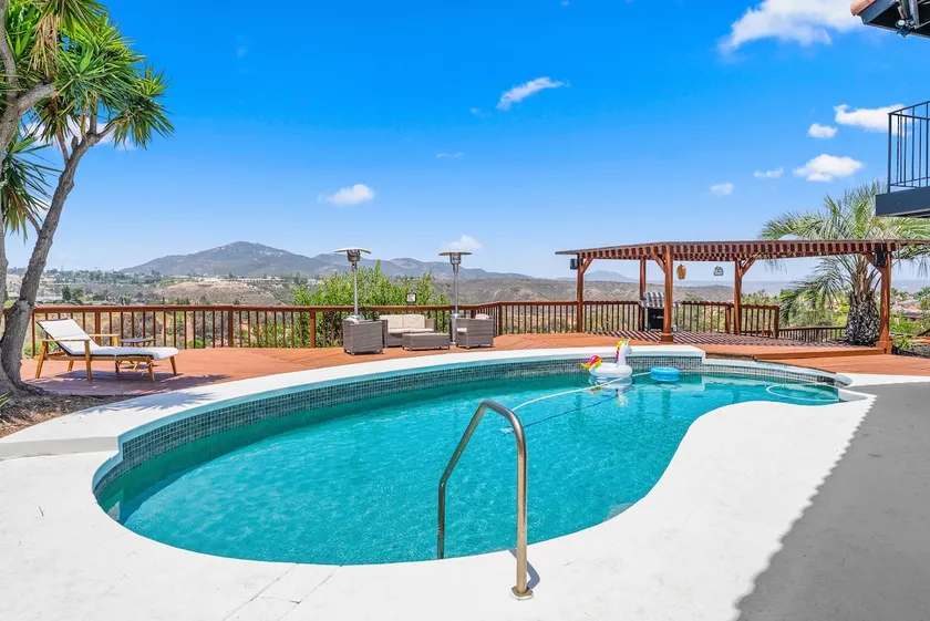 Sunset house - Image 1