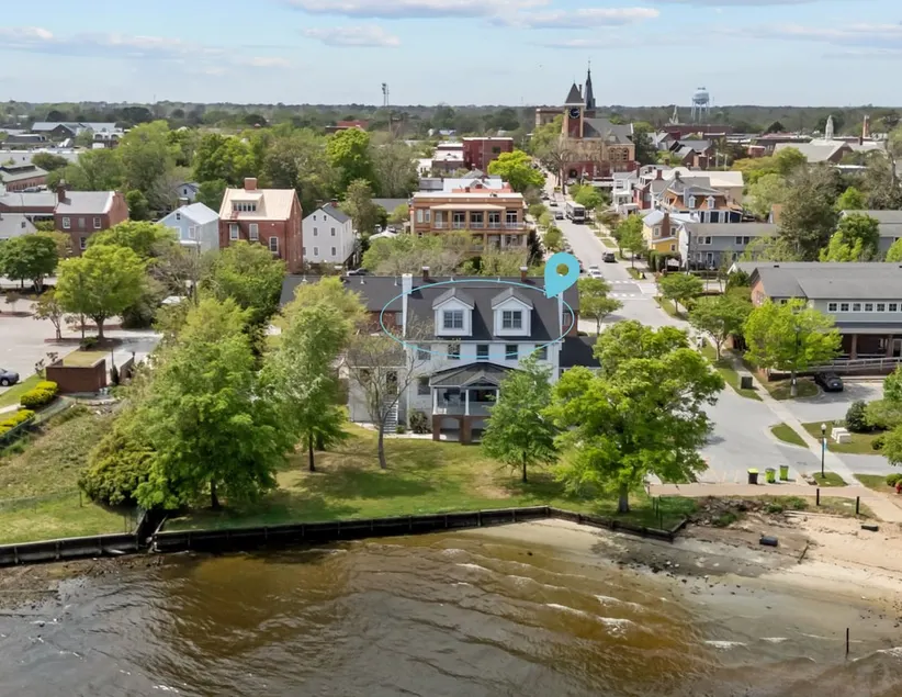 Downtown Riverfront Retreat - Image 1