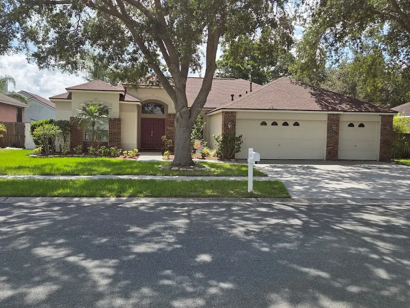 Easy-Access Pool-House Haven - Image 1