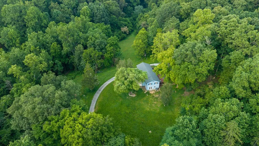 Peaceful 3BR Home w/ Porch & 1.5 Acres & trees - Image 1