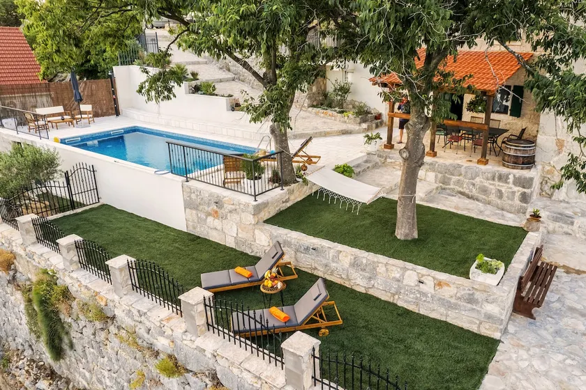 Villa Eterna 1806 - Image 1