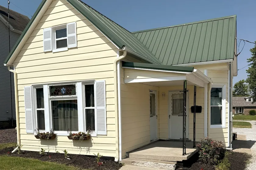 Cozy Home Close to Santa Claus, IN - Image 1
