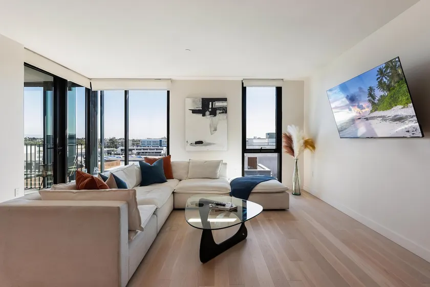 The Rose Quartz| Upscale Complex Rooftop Pool, Gym - Image 1