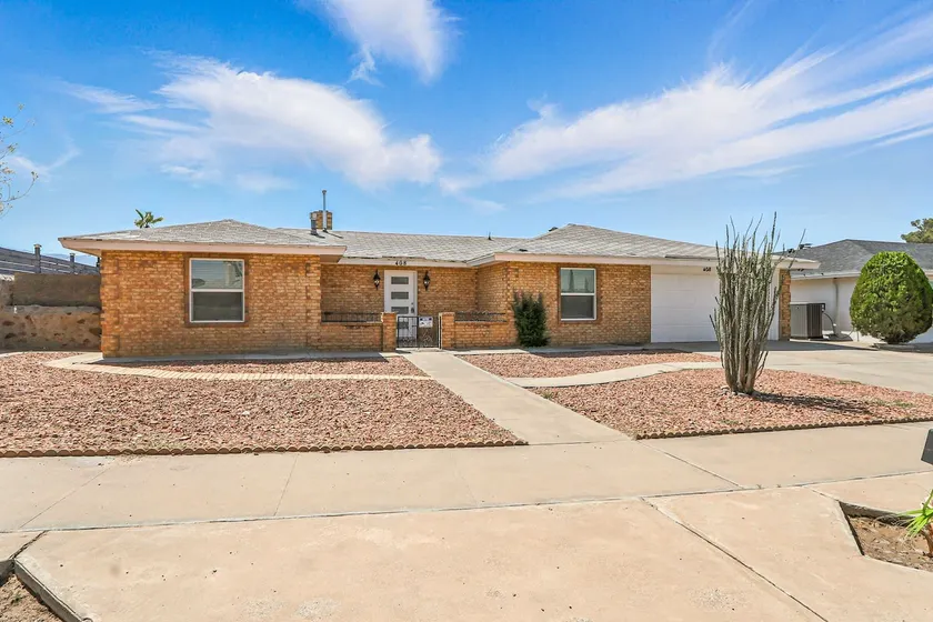 Sunset Views 4BR Near I-10 Family-Friendly! - Image 1