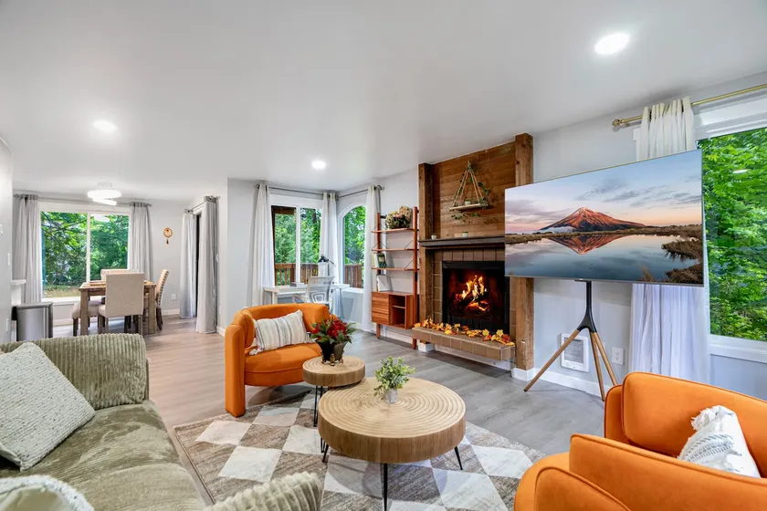Spacious & Bright 3BR | Peaceful Redmond Retreat - Image 1