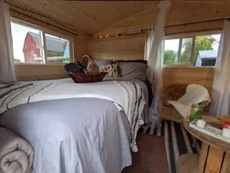 haute goat farm | unique alpaca cabin - Image 1