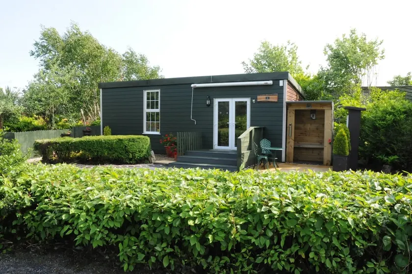 Guest cabin in Barna - Image 1