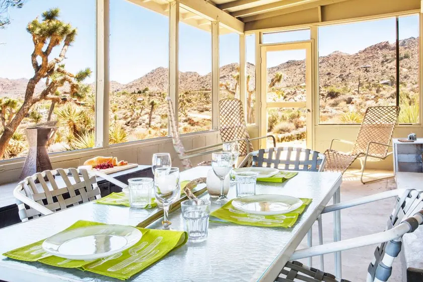 Joshua Tree Dream Weaver hot tub & National Park - Image 1