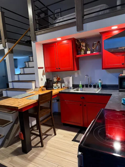 Galesburg Modern Loft - Image 1