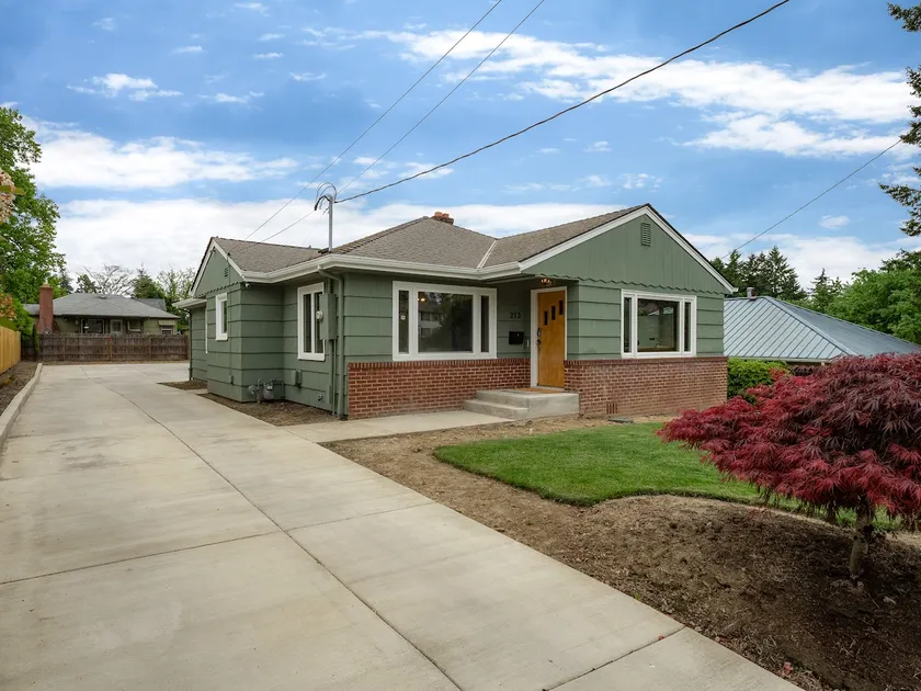 Stylish 2-Bed Ranch Open Layout - Image 1