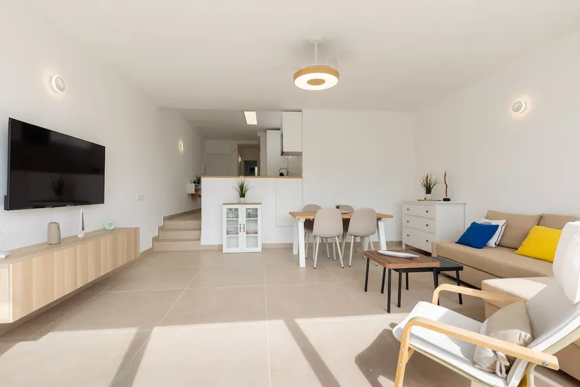 Renovated Housing in Arenal d'en Castell - Image 1