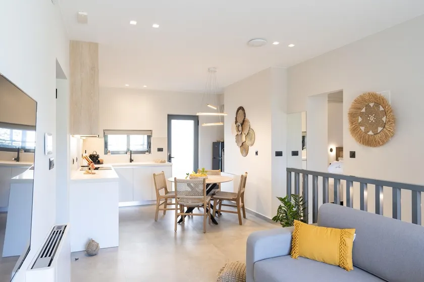 Three-Bedroom Deluxe Apartment | Milva Mare - Image 1