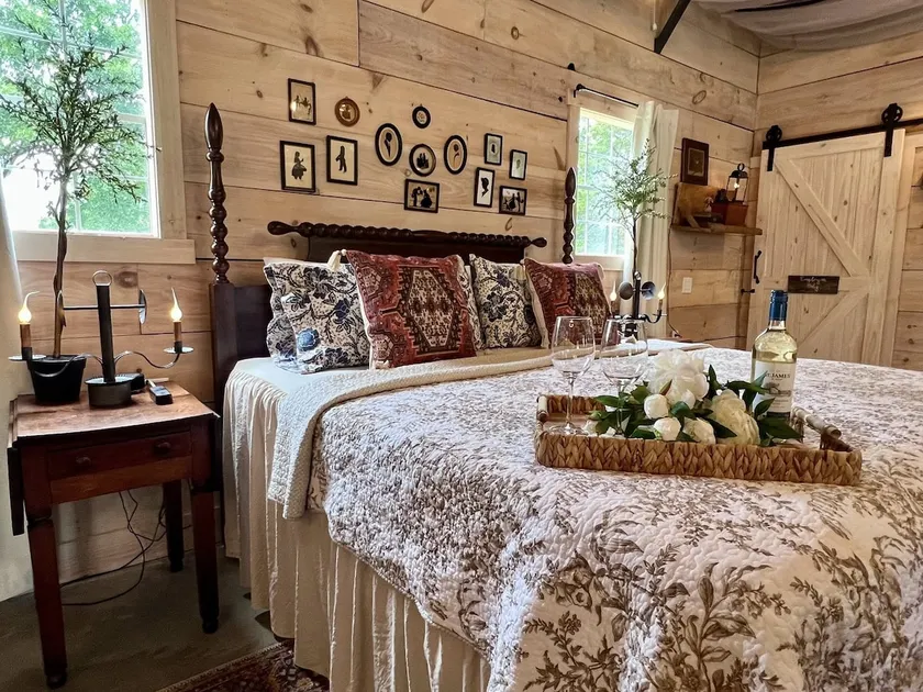 ”Welcome Haus” Guest House 15 minutes from Branson - Image 1