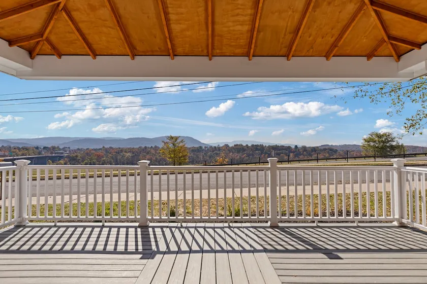 Mountain View Bungalow - Image 1