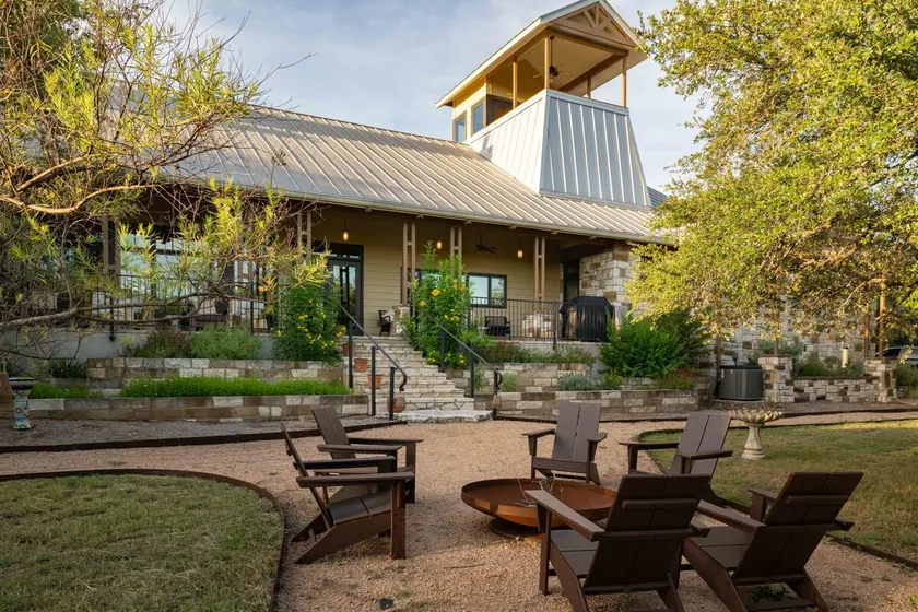 Boutique Hill Country Estate with viewing turret - Image 1