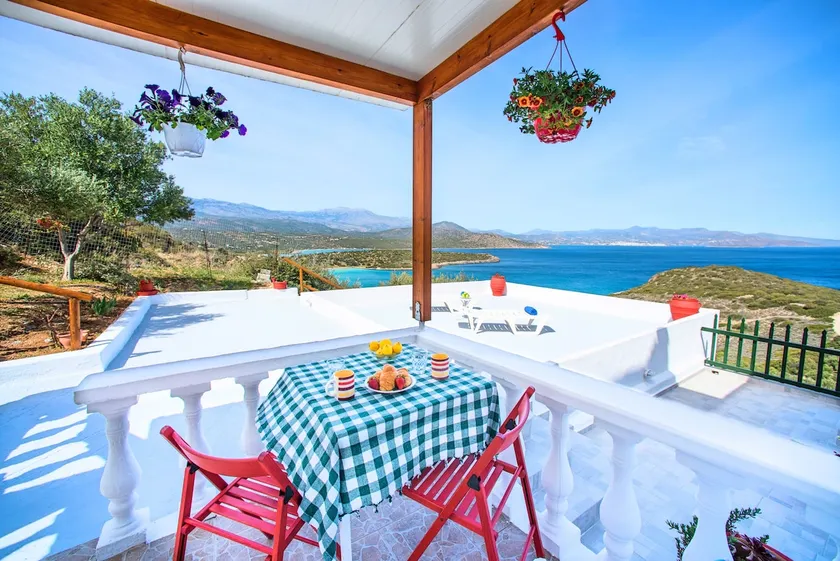 Istron Beachside Studio - Image 1
