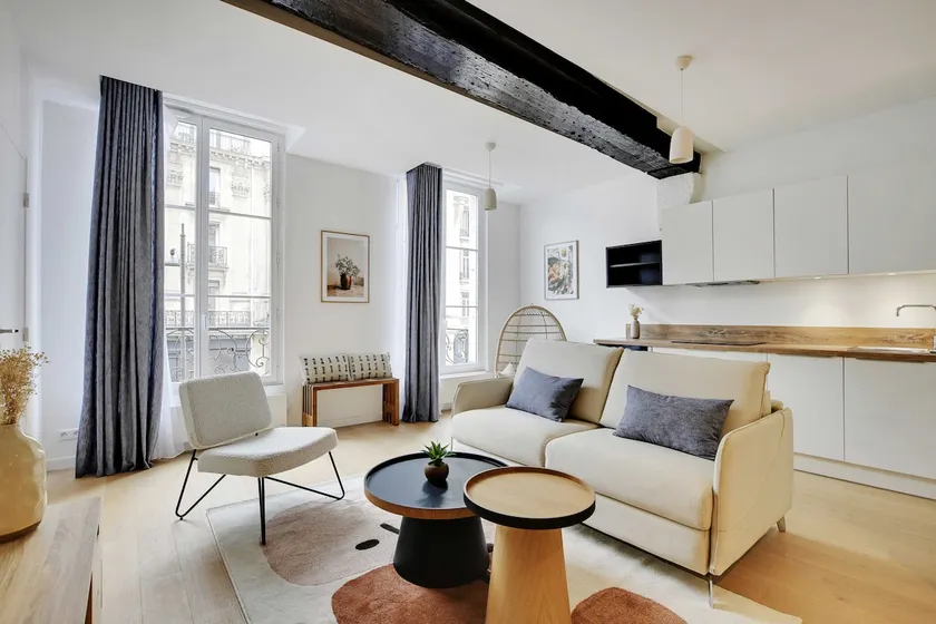 Bright Flat in Central Le Marais - Image 1