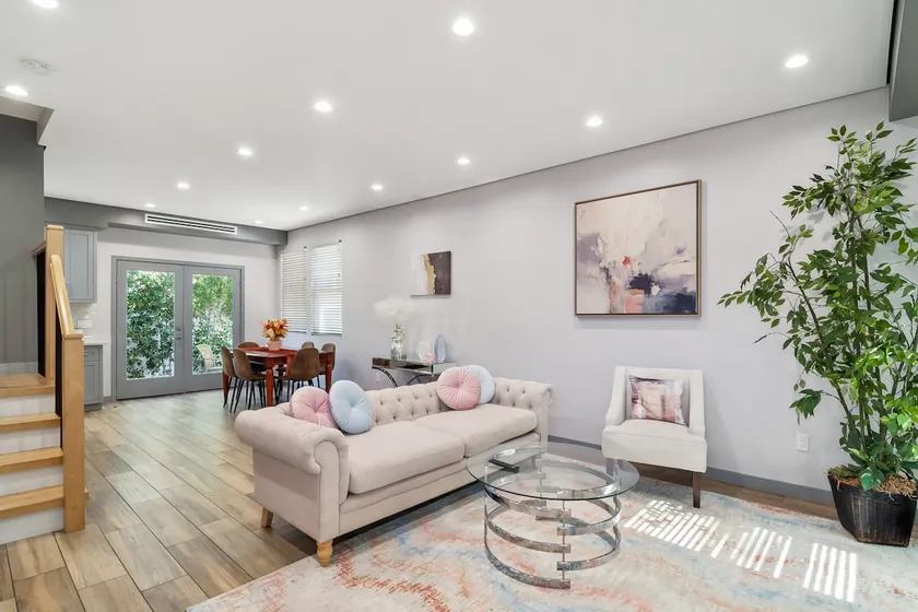 Chic Oasis in NoHo | Family-Friendly |Free Parking - Image 1