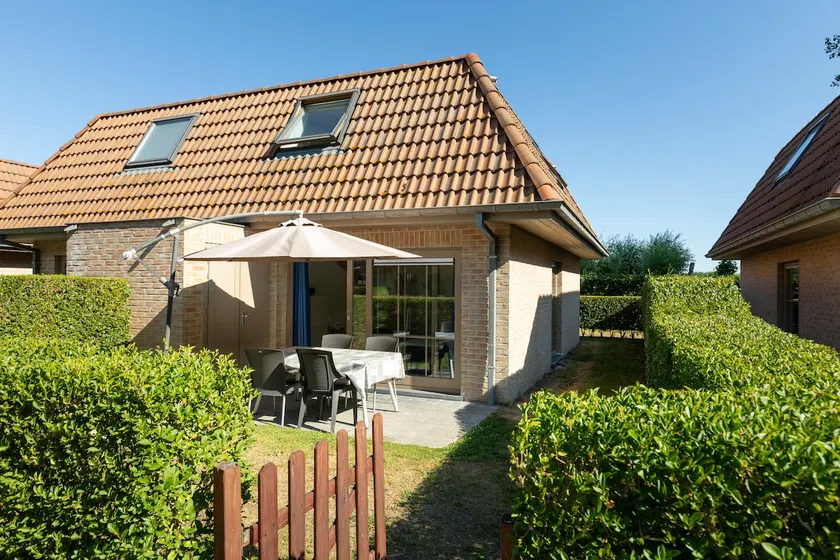 Holiday home in De Panne near Plopsaland - Image 1