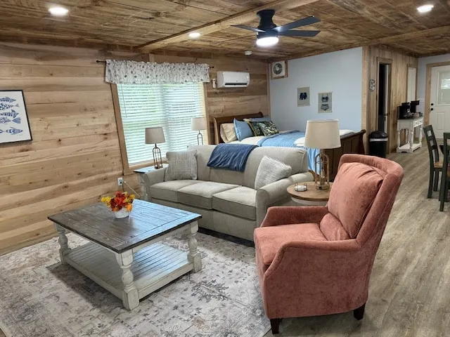 Cute and Quaint! - Image 1