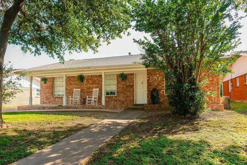 Tarleton Rose House - Image 1