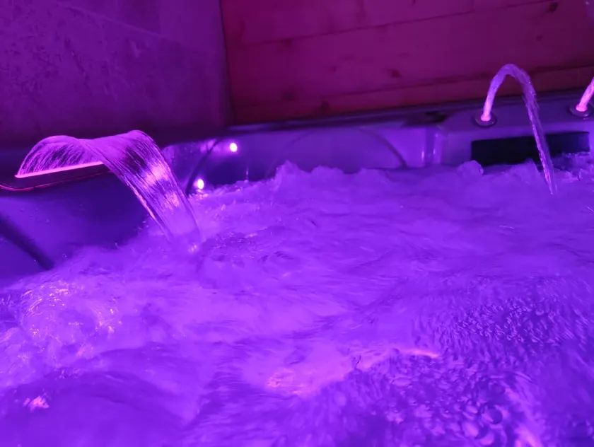 Love_and_bubbles :Jacuzzi - Image 1