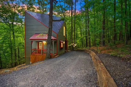 Charming forest hideaway for two - Image 1