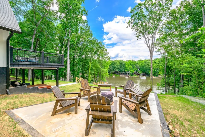 The Lakeview Luxe Getaway - Image 1