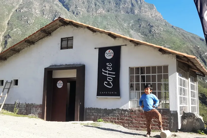 Marcahuasi lodge with mountain views - Image 1