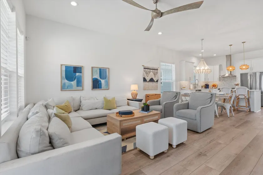 Luxury Oasis 4 Blks to Pier and Beach w Game Room - Image 1