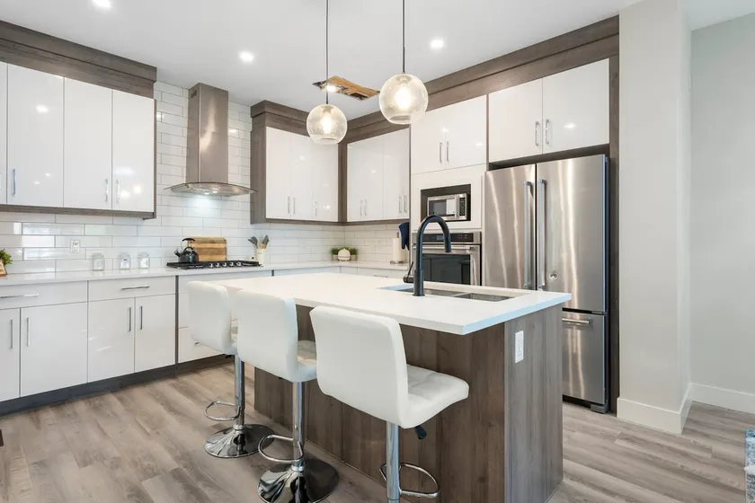 Central 3 Bed 3.5 Bath With AC - 5 Minutes To DT - Image 1