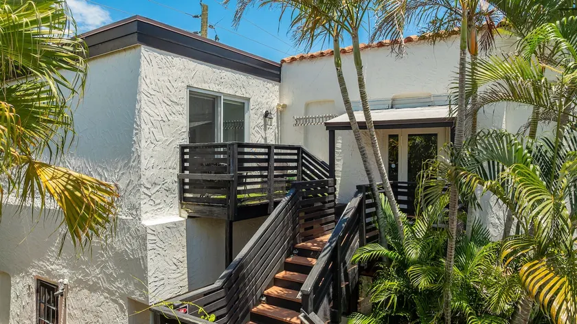 Chic 1BR Steps to Atlantic Ave & Beach - Image 1
