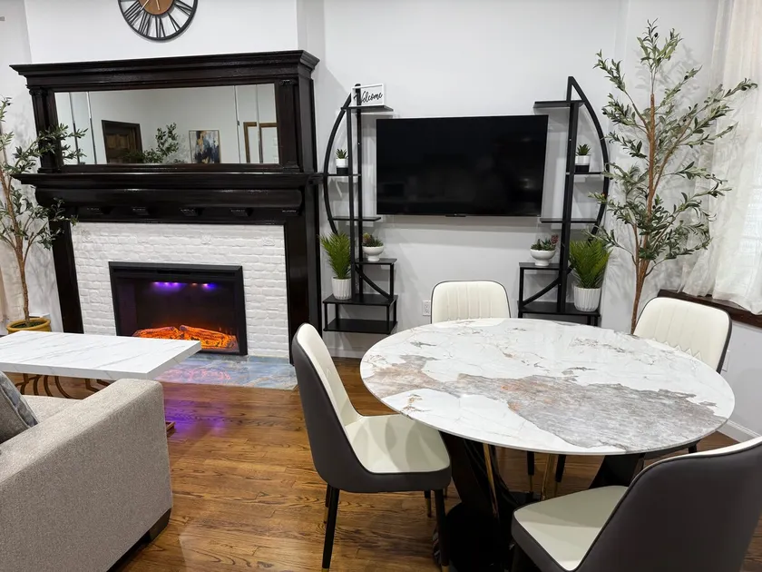Luxurious Apt, Lots of Amenities - Image 1