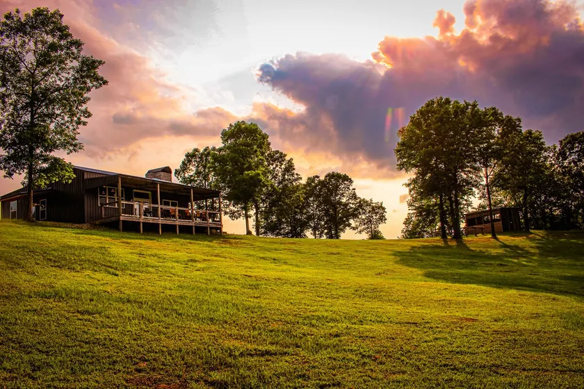 Hoofbeats Cabin - Image 1