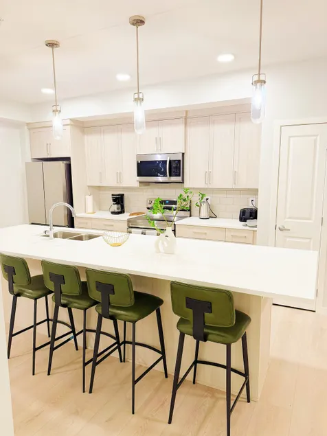 Modern Luxury Condo | Near South Health Campus - Image 1
