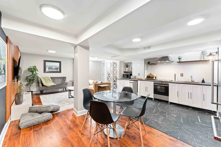 Custom 3 Bedroom Basement Suite in Orleans - Image 1