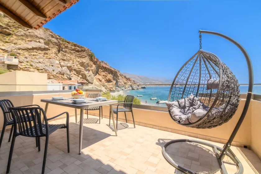 Modern seaside Apartment with Sea View - Image 1