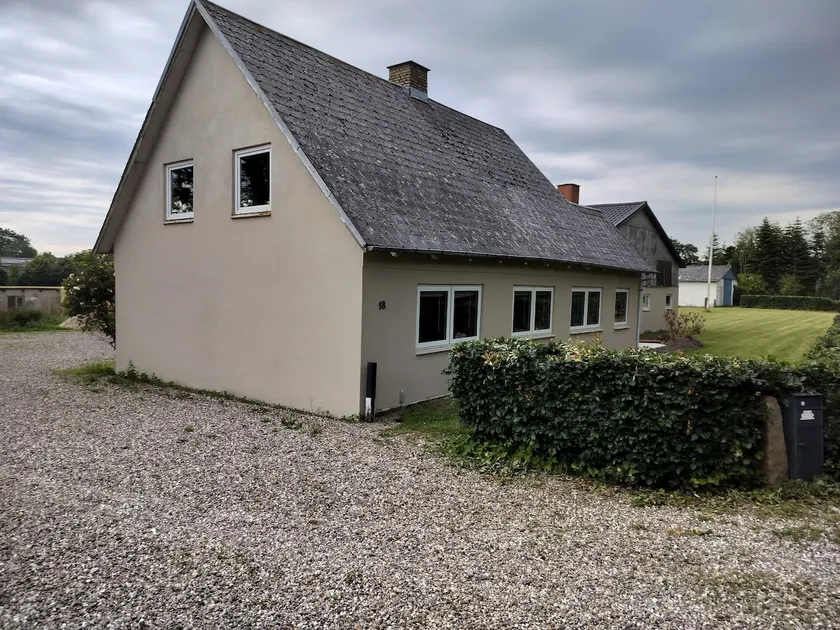 Country houses - Image 1