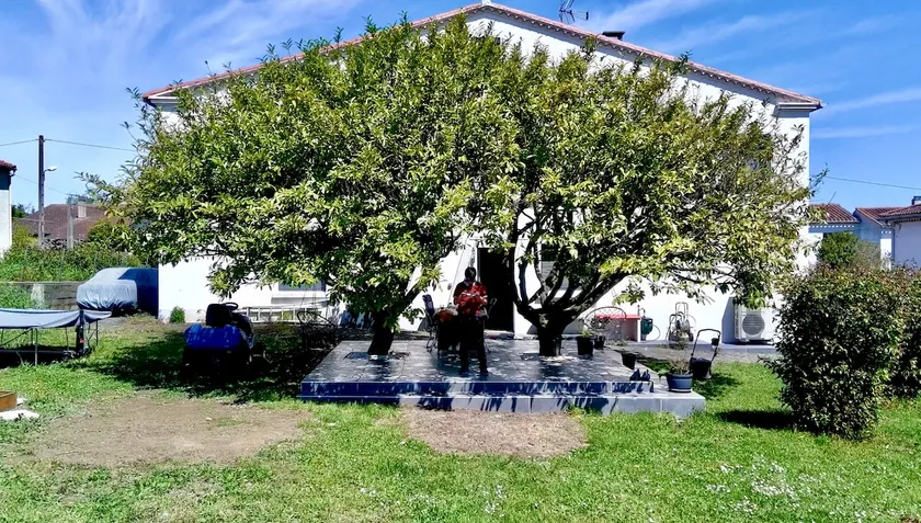 Private Villa Ground Floor• Large Garden• Cyclists - Image 1