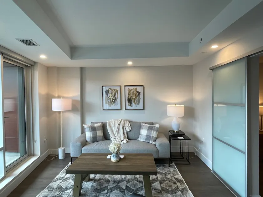 Downtown bright cozy & modern 1 Bedroom - Image 1