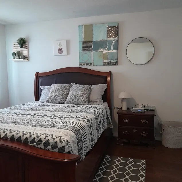 24-7th Avenue Air B&B Unit # 5. - Image 1