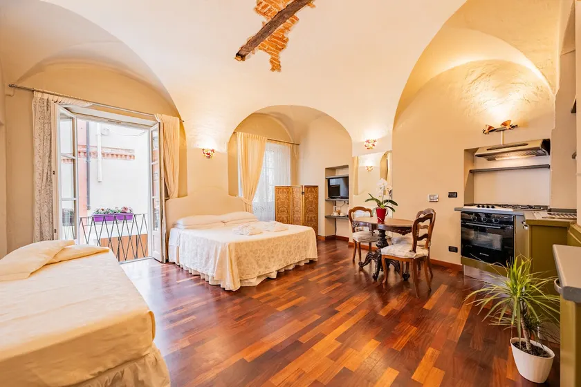 ”Porta Carassone” apartment - Image 1
