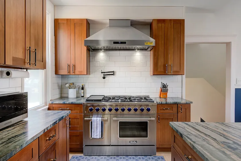 Sleeps 16|HotTub|Arcade|4bath|KingBeds|ChefKitchen - Image 1