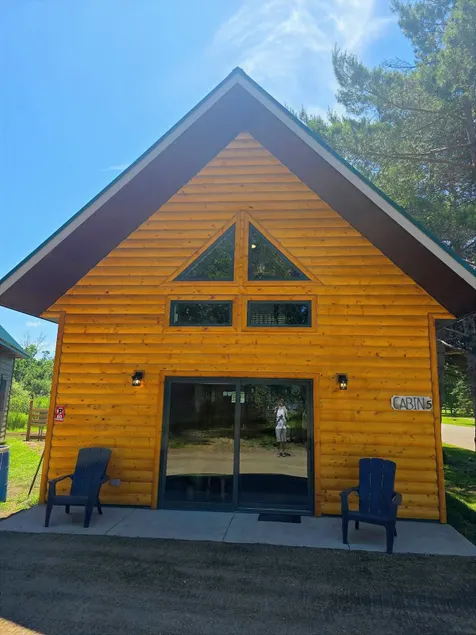 Cabin 5 at Beachside Resort - Image 1