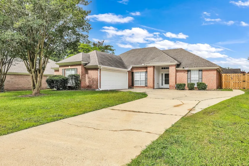 Spacious 3 Bed 2 Bath Home near Maxwell AFB - Image 1
