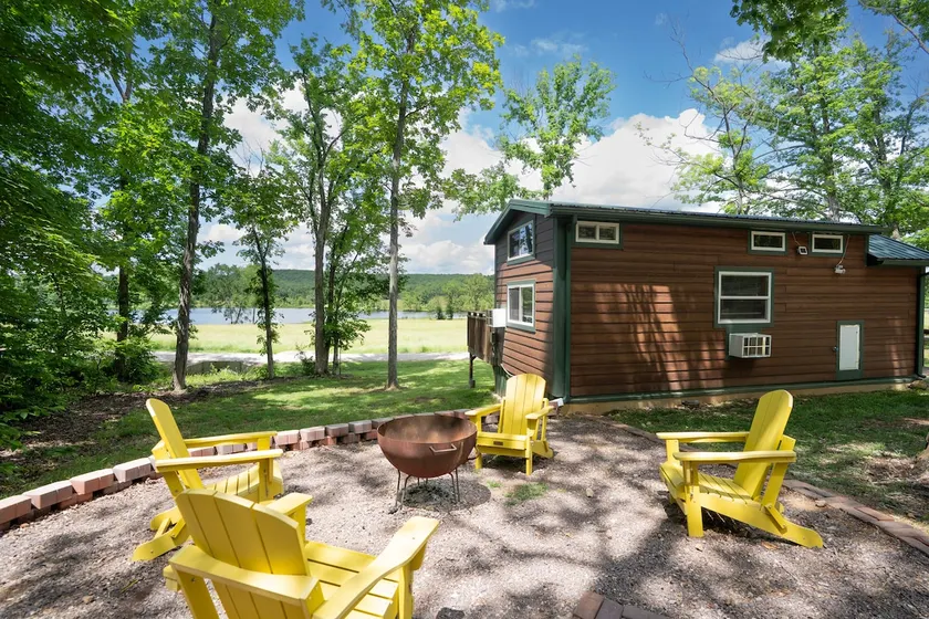 Lakeside Cabin| 1 Bedroom w/Loft | Sleeps 6 - Image 1