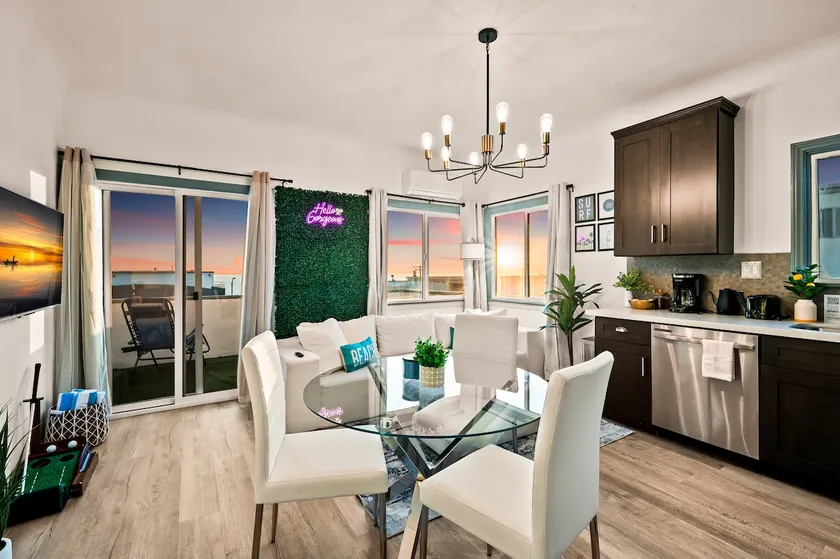 Coastal Getaway + Beautiful Ocean Views - Image 1