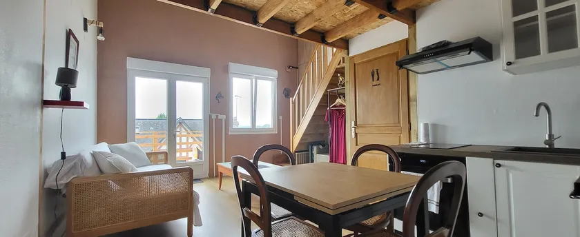 Studio 5 (Duplex) - Image 1