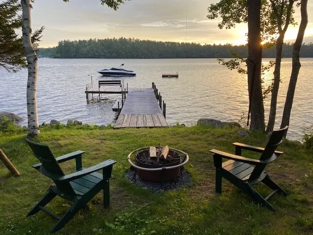Lovely Lakefront Cottage - Book Your Fall GetAway! - Image 1